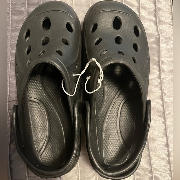 No brand crocs - Picture 1 of 2